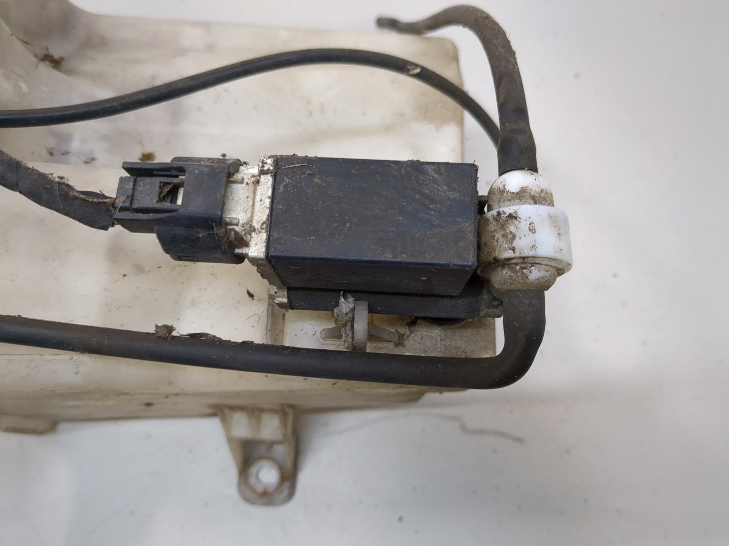 Бачок омывателя лобового стекла