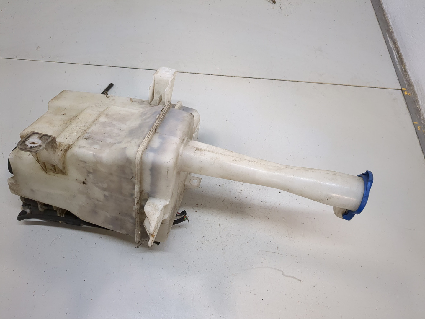 Бачок омывателя лобового стекла