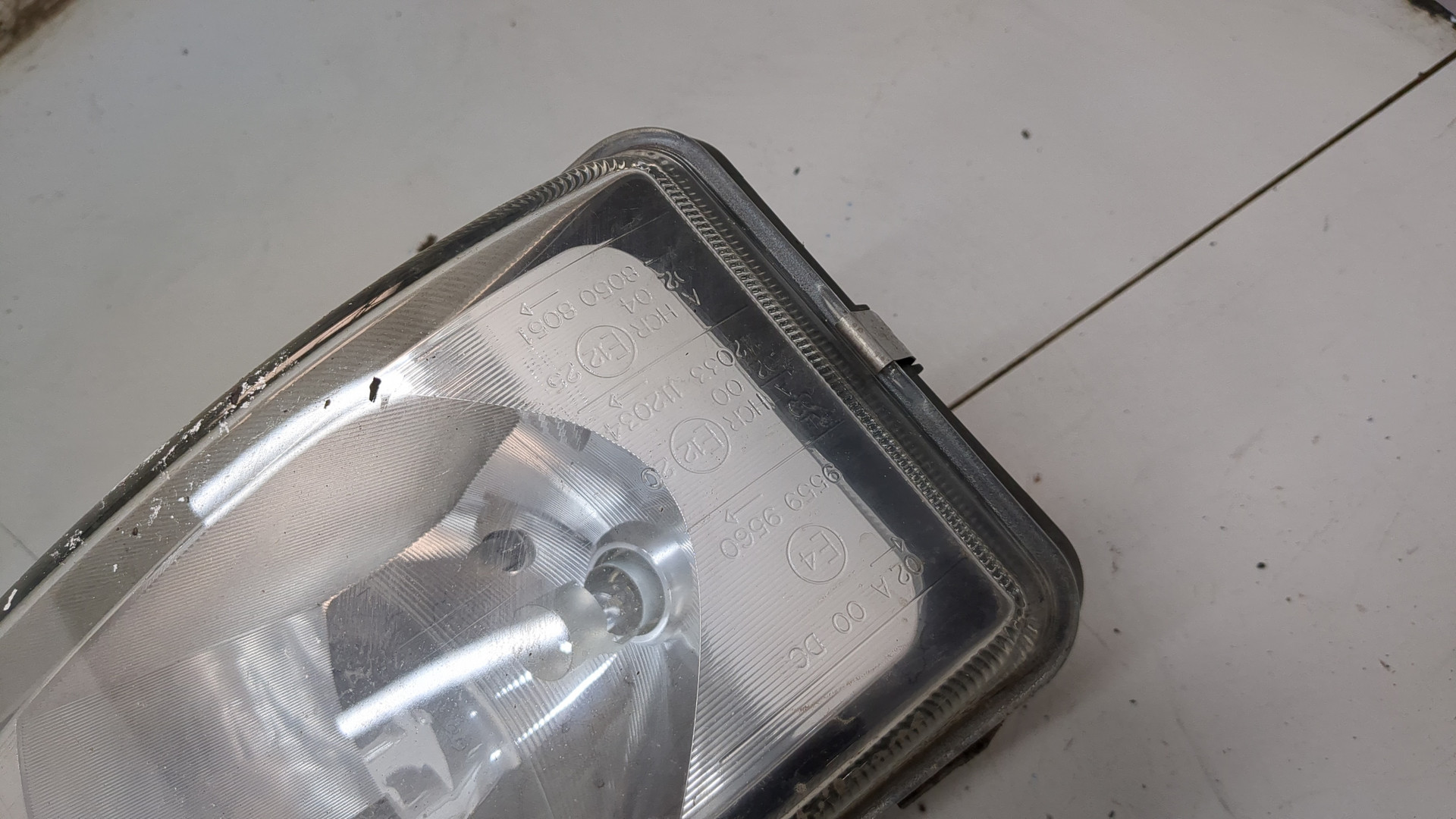 Фара правая