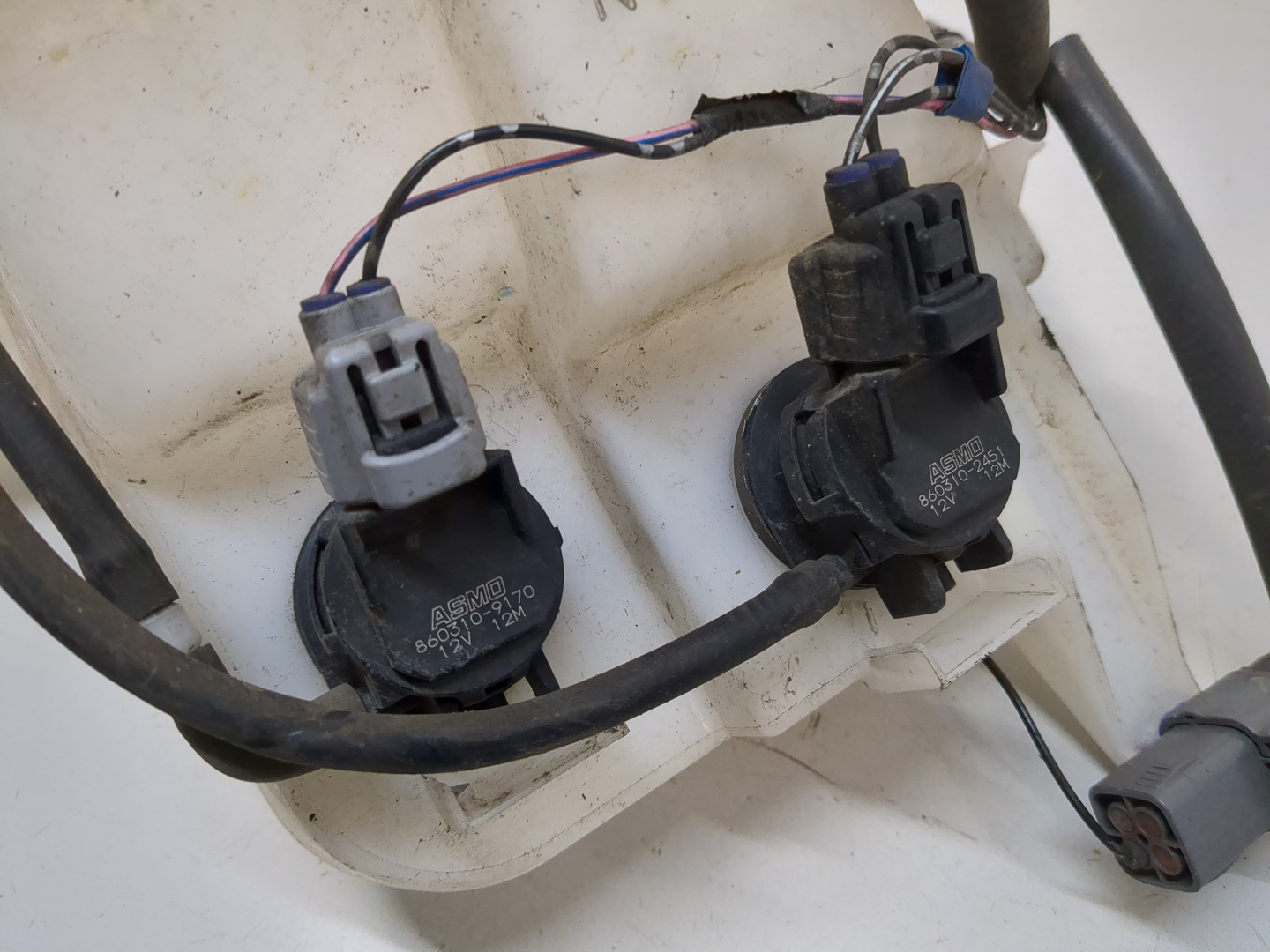 Бачок омывателя лобового стекла