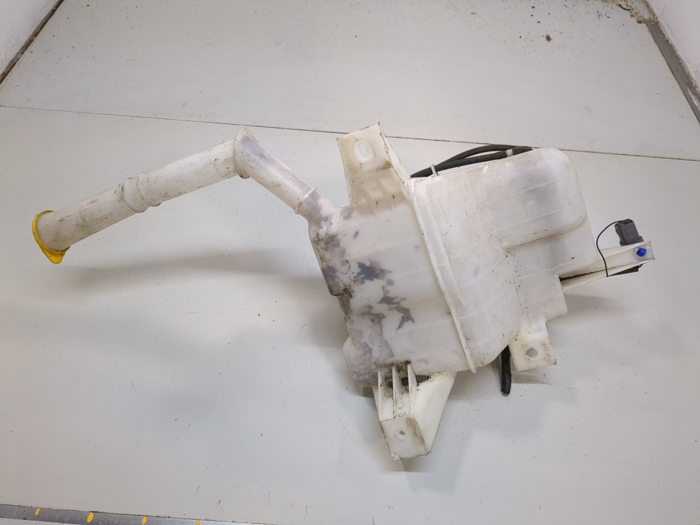 Бачок омывателя лобового стекла