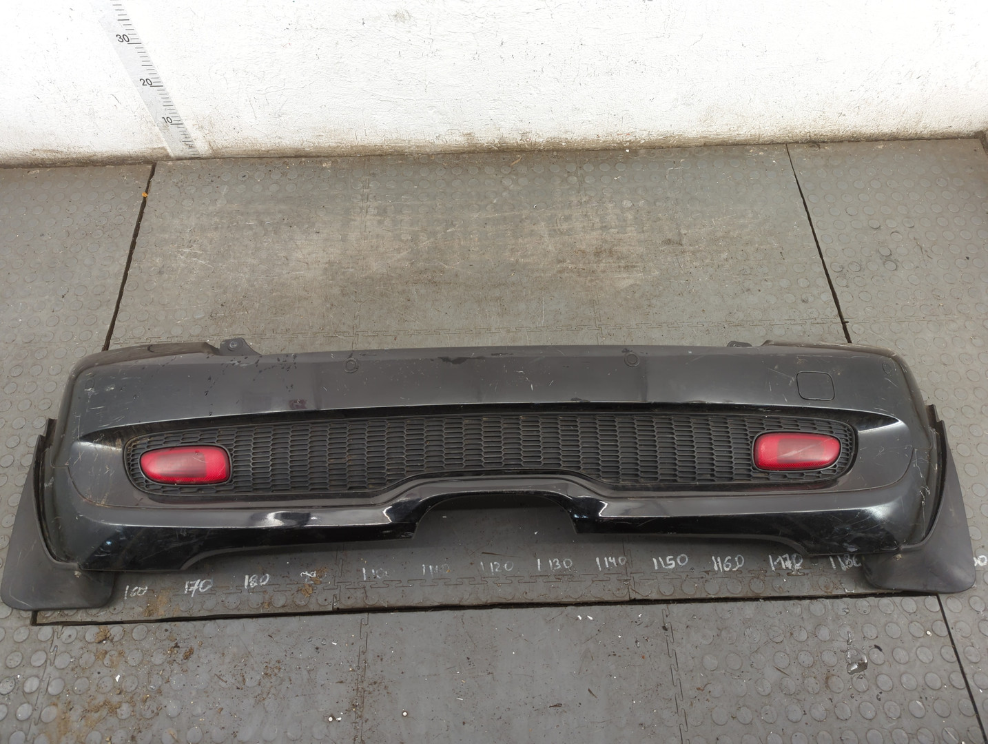 Бампер задний