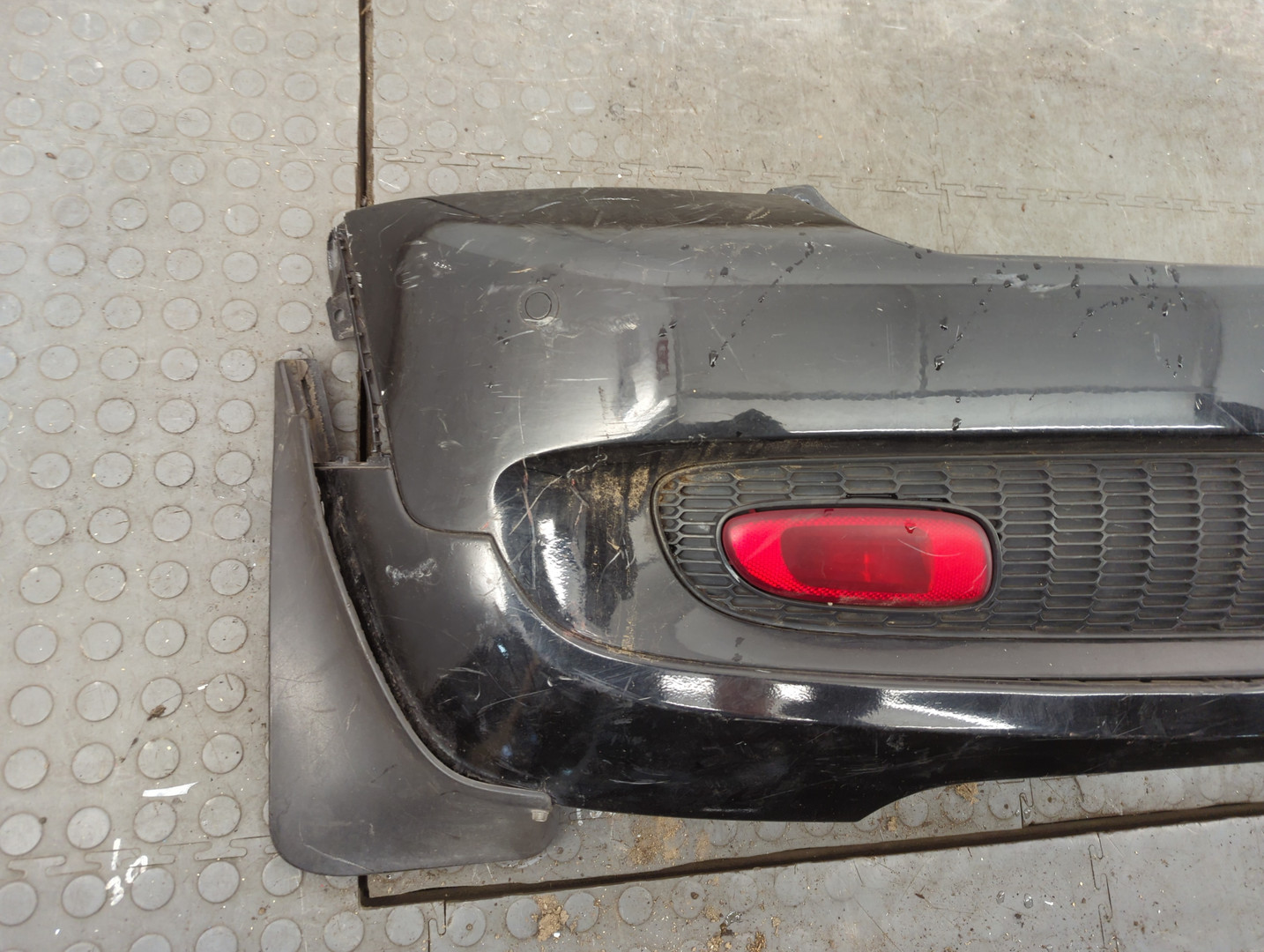 Бампер задний