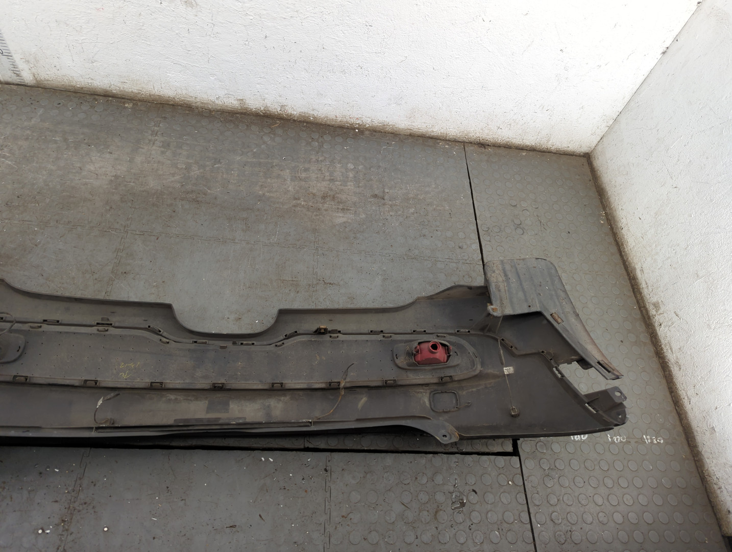 Бампер задний