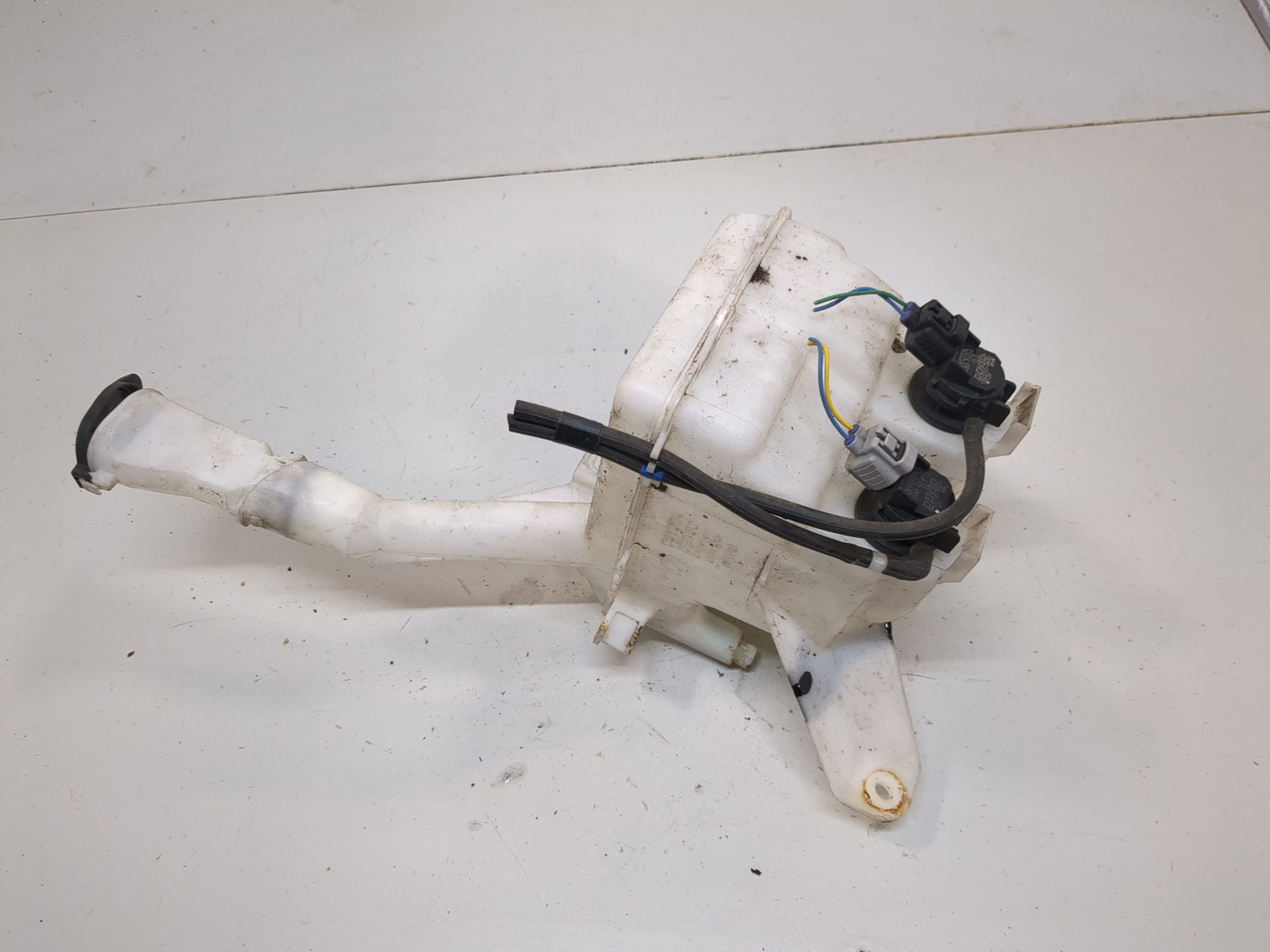 Бачок омывателя лобового стекла