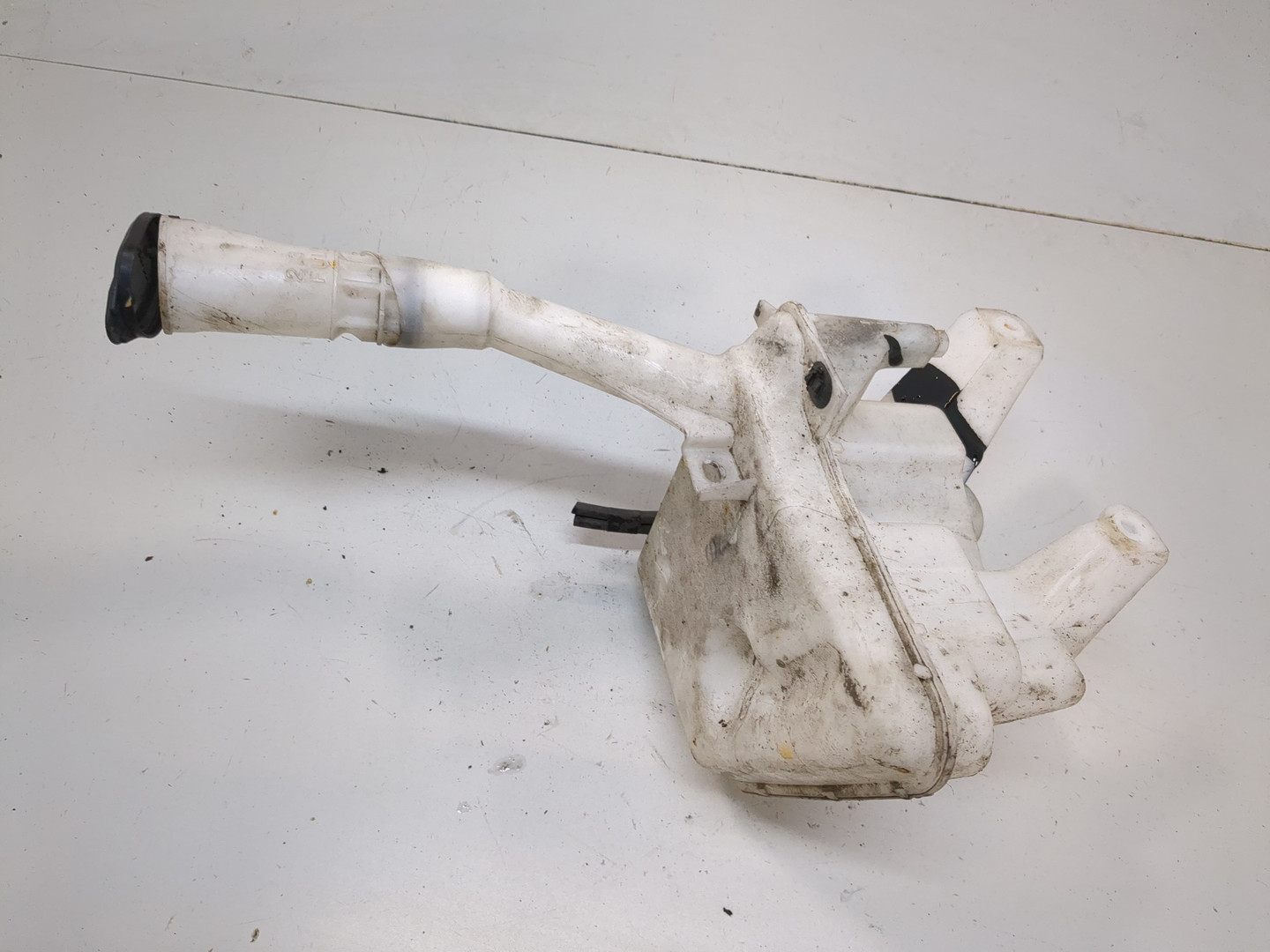 Бачок омывателя лобового стекла