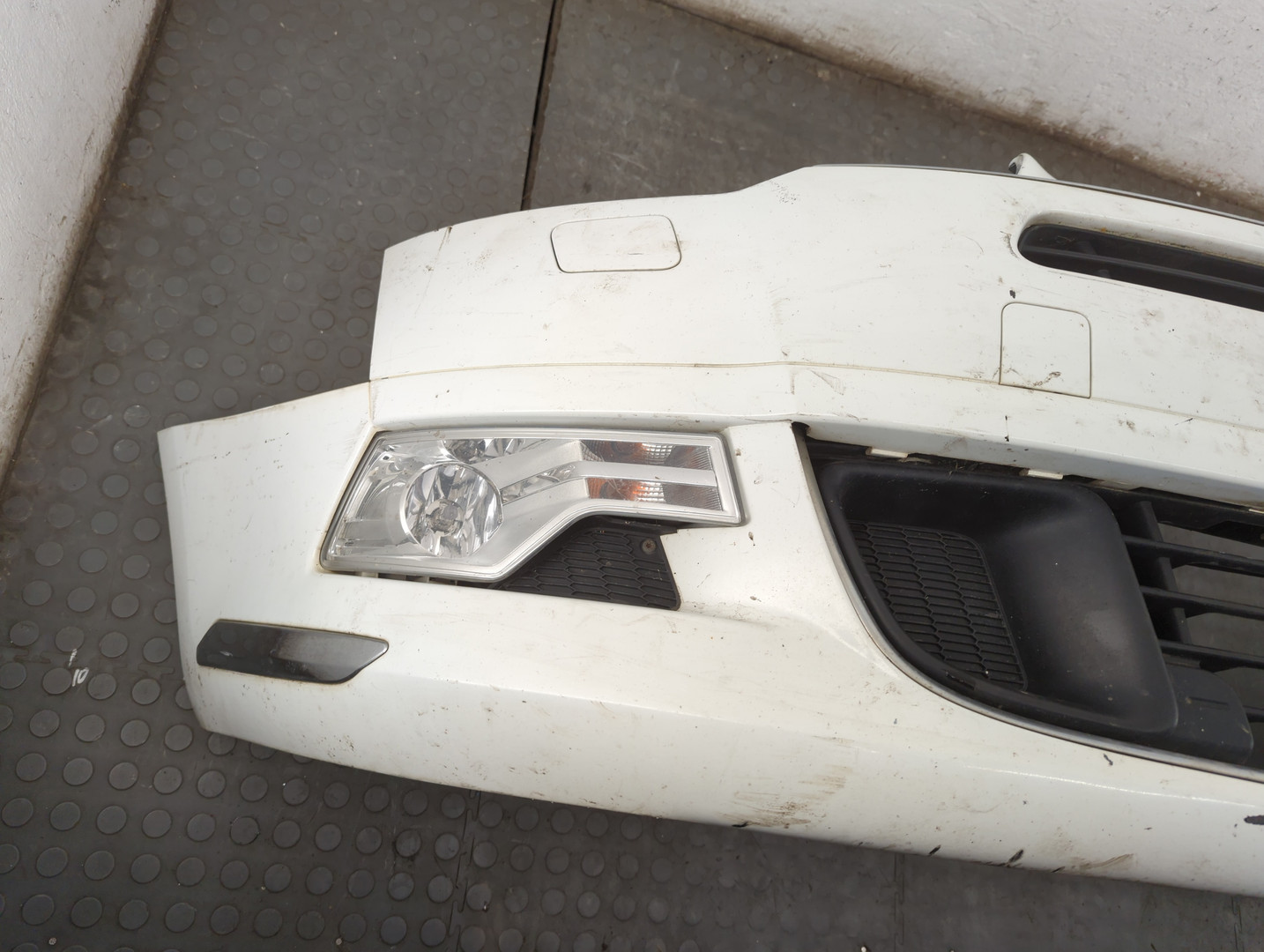 Бампер передний