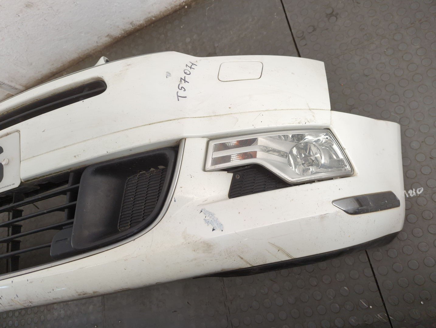 Бампер передний