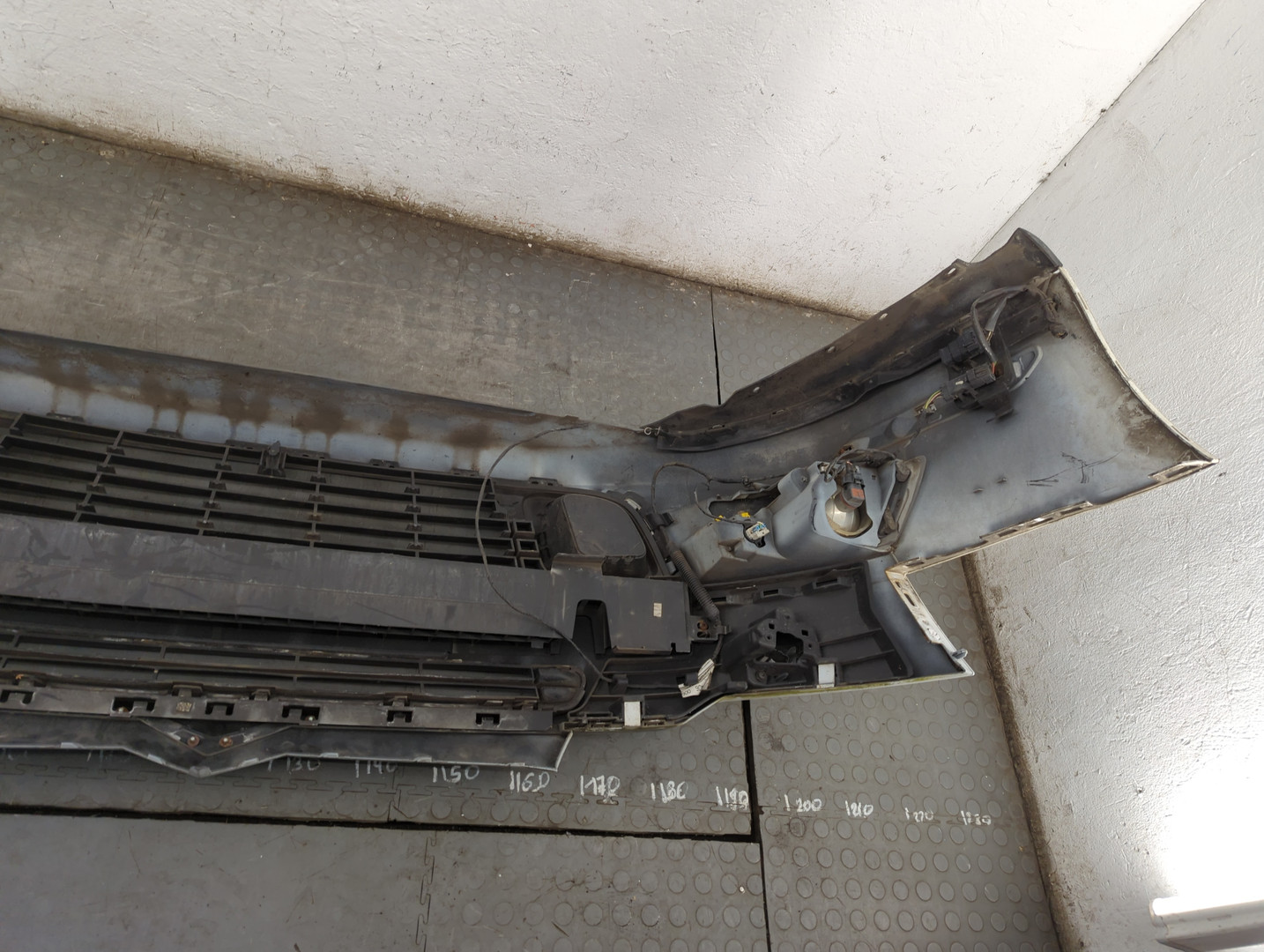 Бампер передний