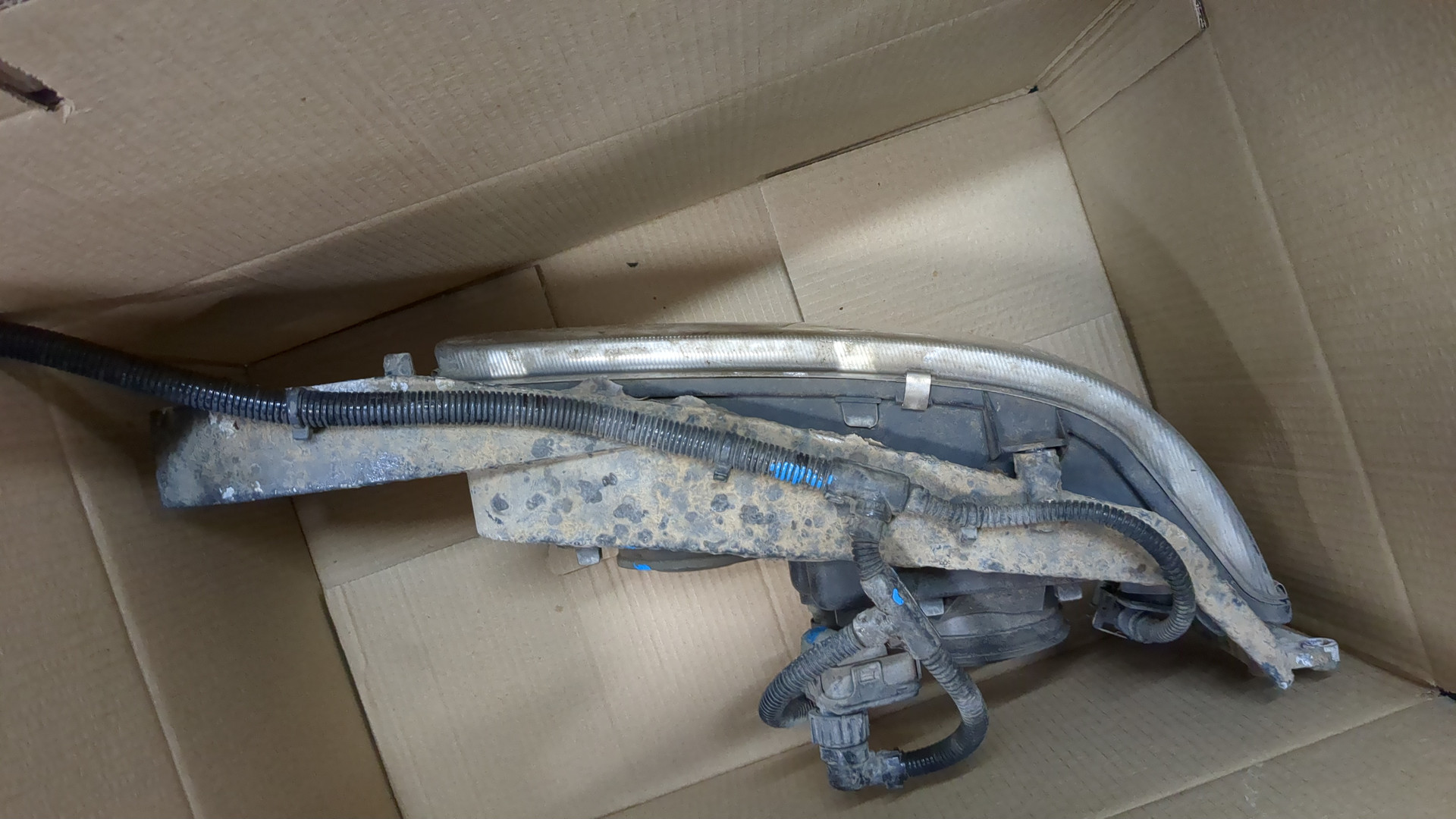 Фара правая