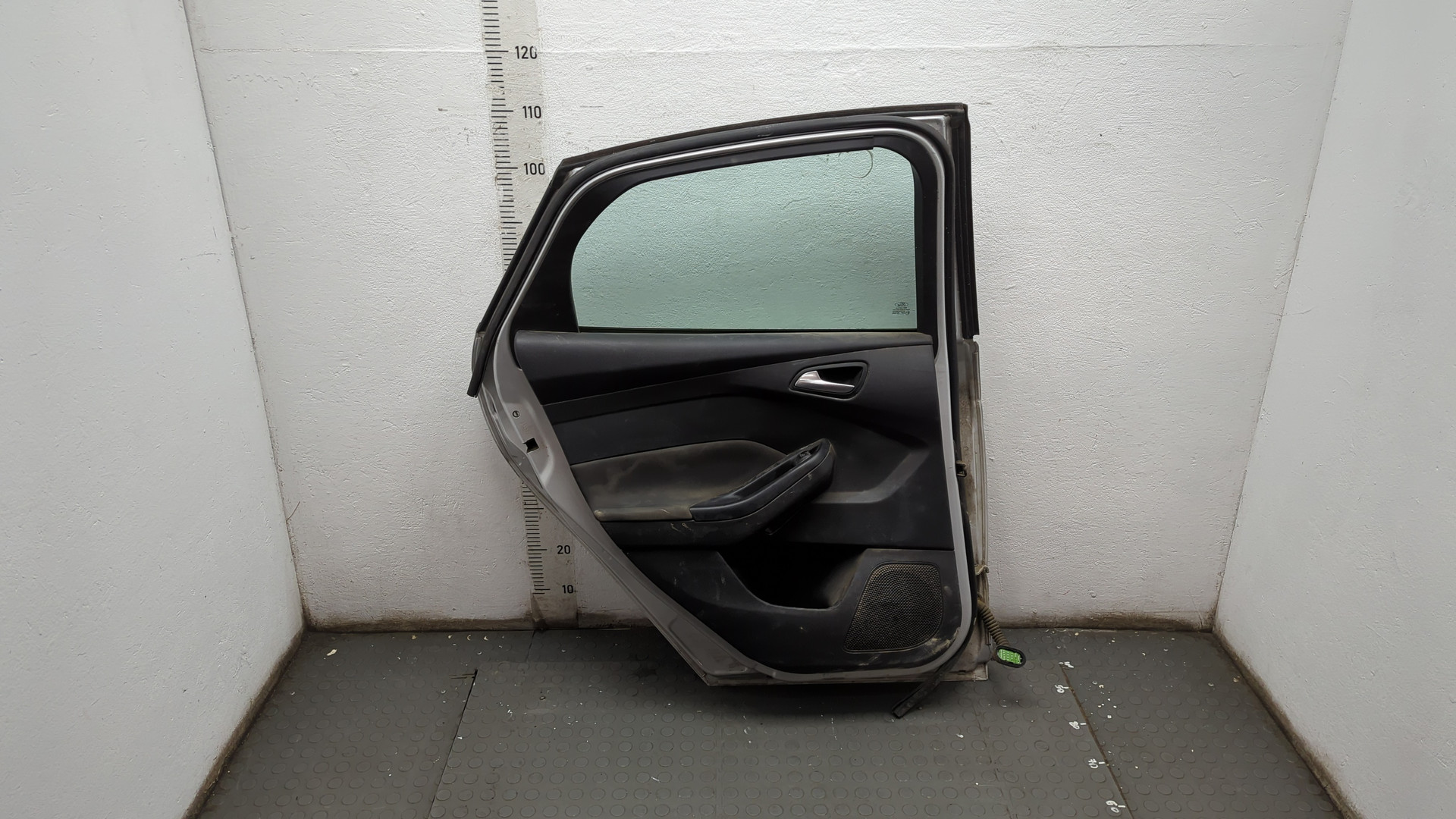Дверь задняя левая