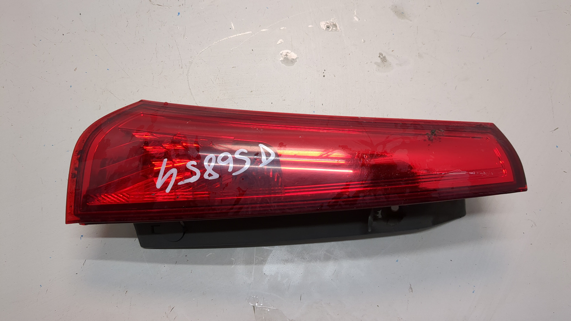 Фонарь задний левый