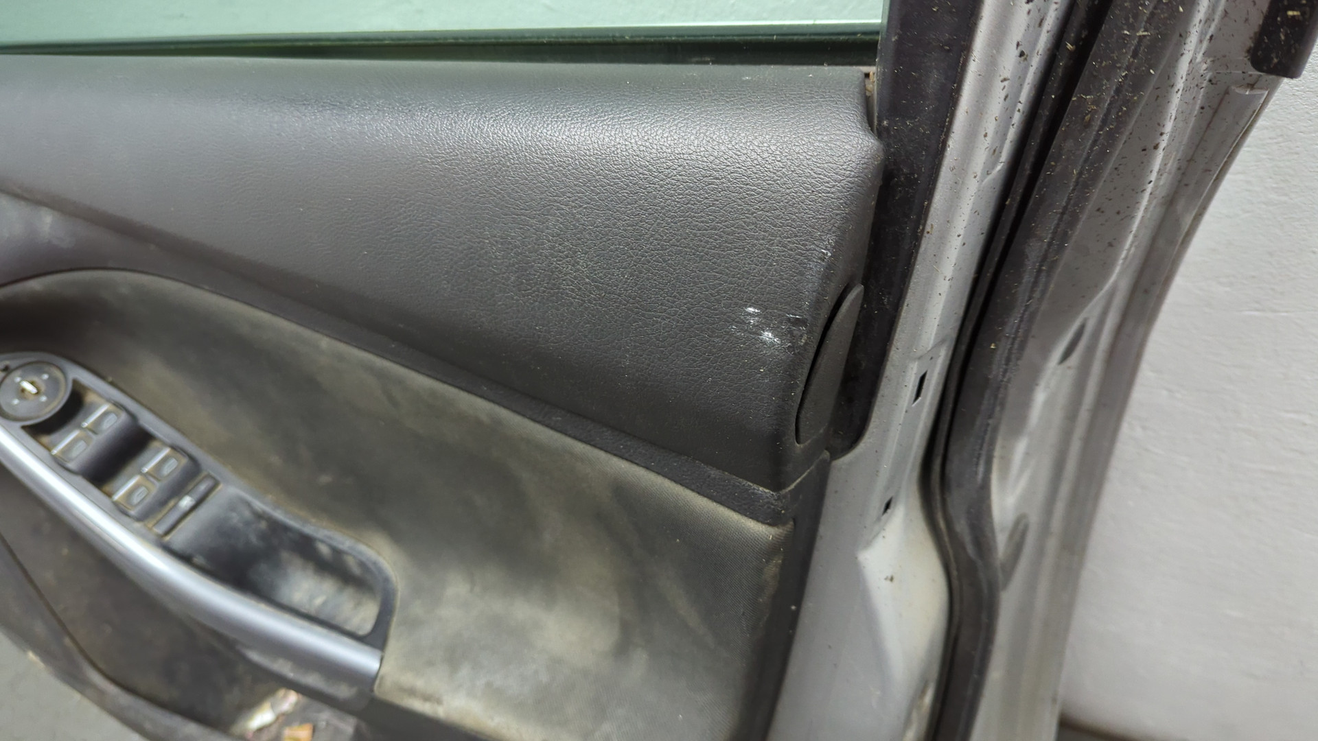 Дверь передняя правая