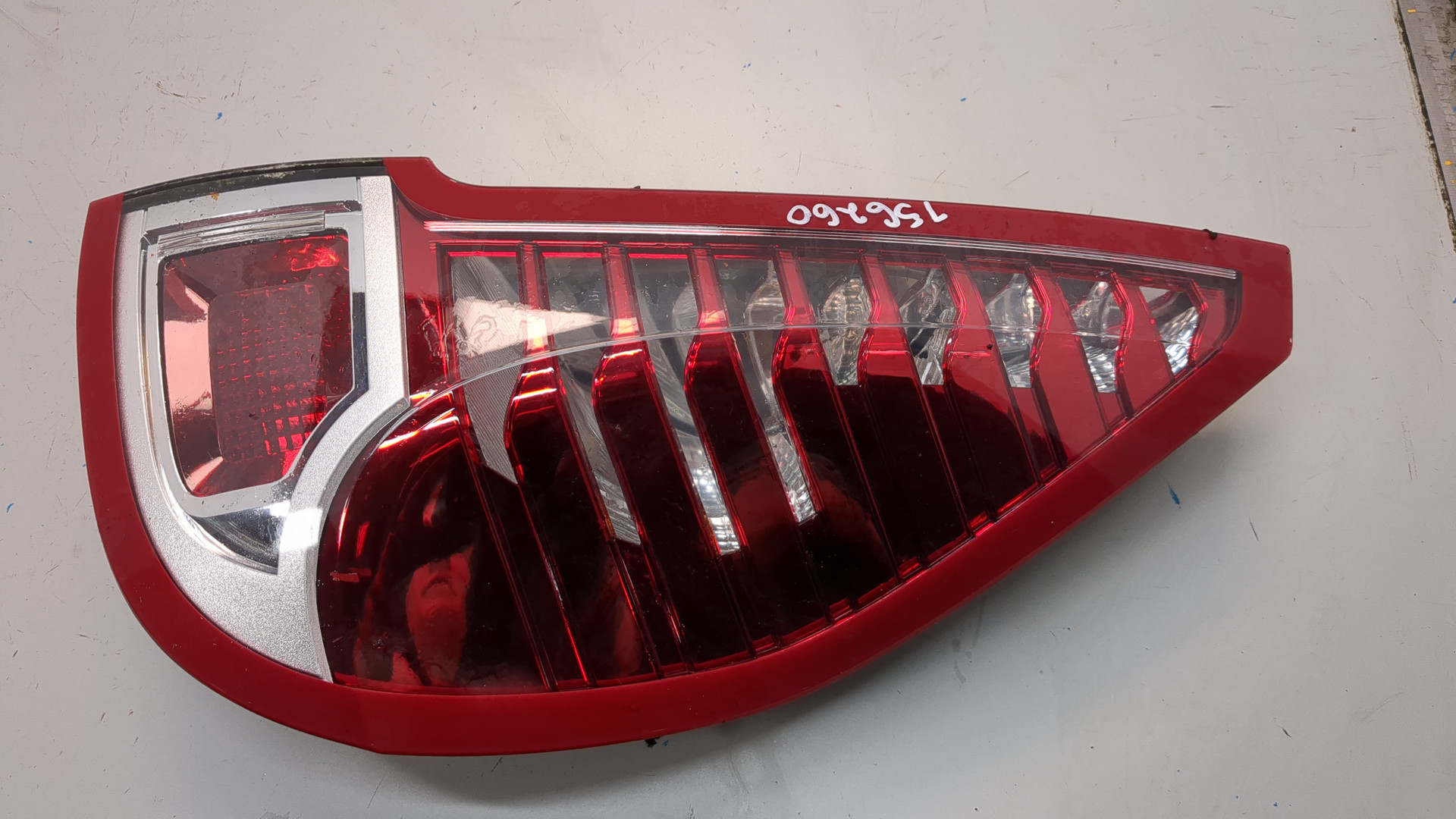 Фонарь задний правый