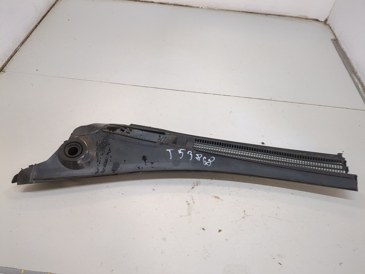 Решетка стеклоочистителей (Жабо)