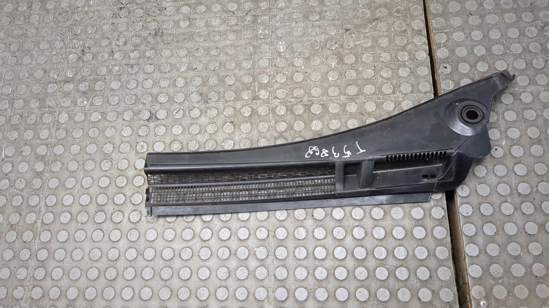 Решетка стеклоочистителей (Жабо)