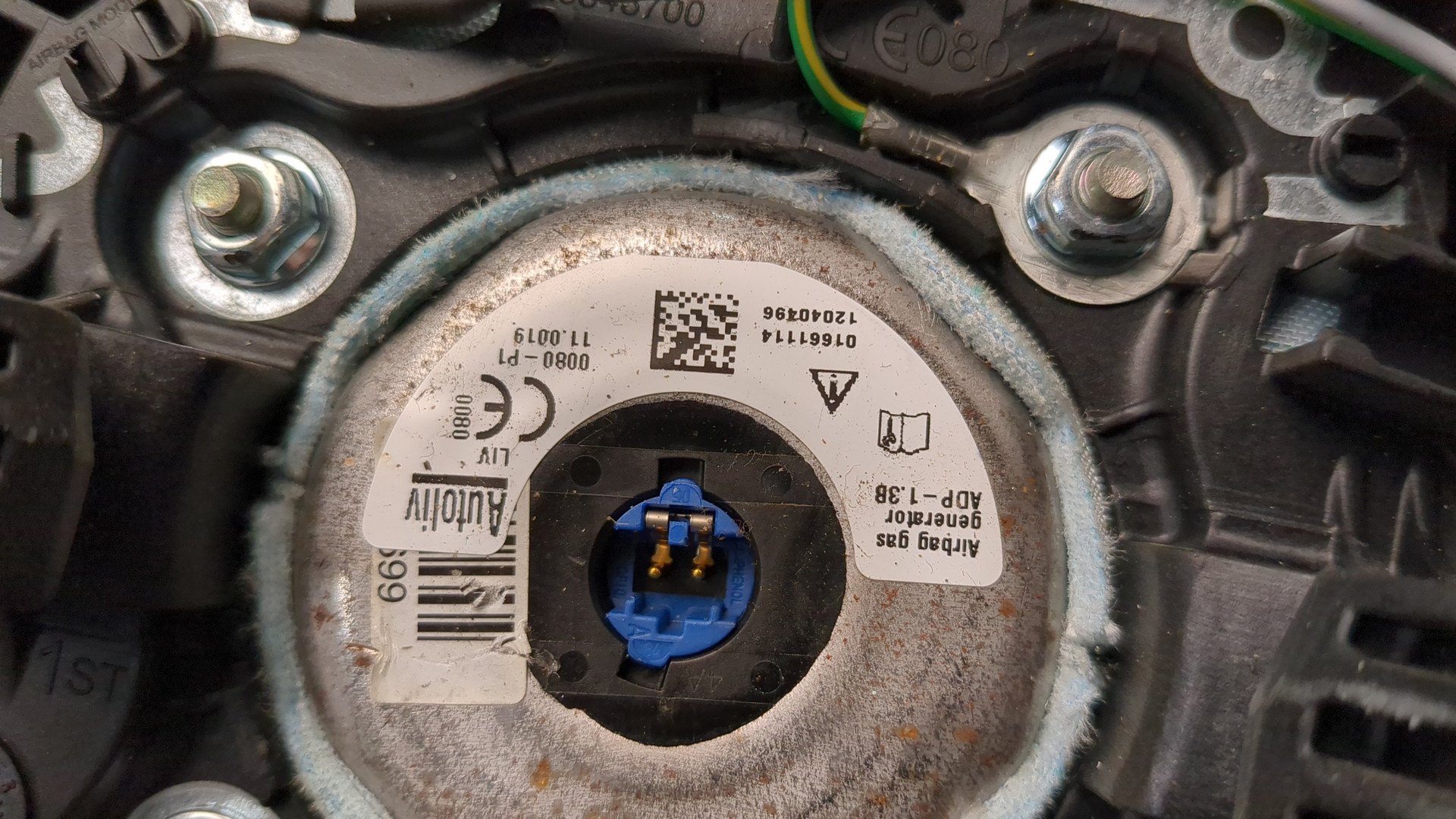 Подушка безопасности в рулевое колесо