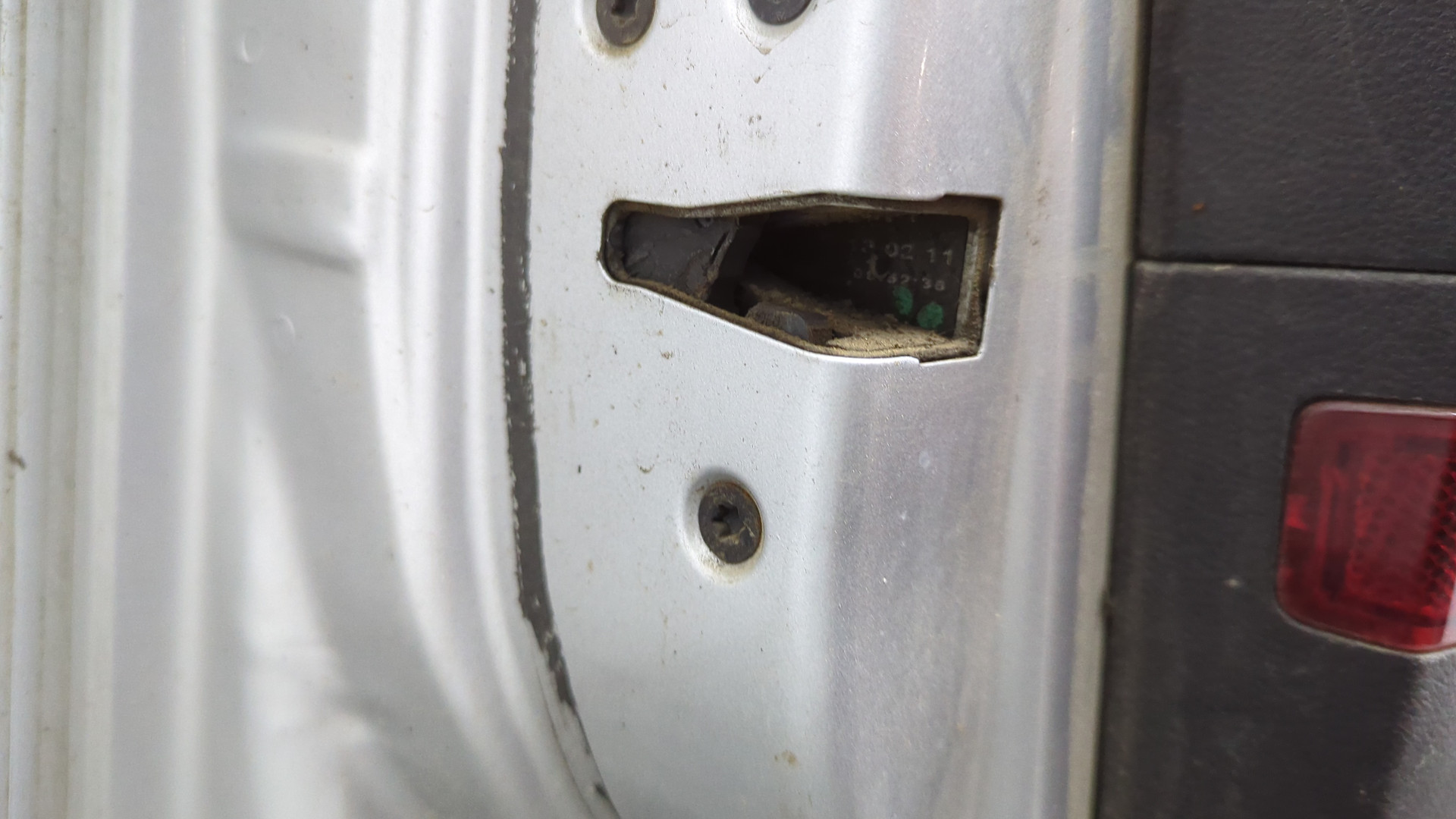 Дверь передняя левая