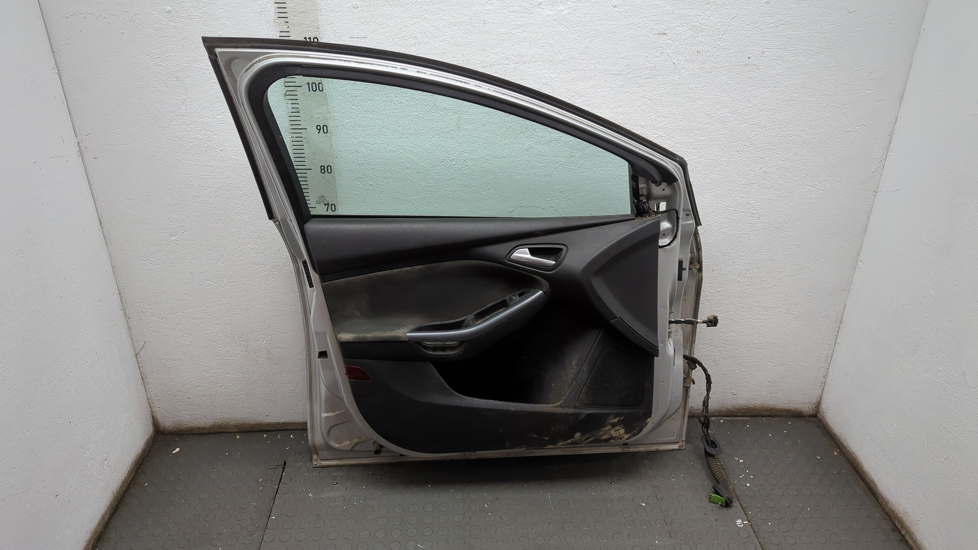 Дверь передняя левая