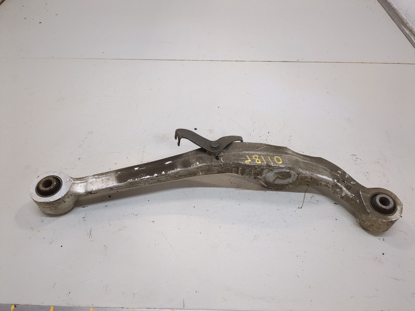 Рычаг задний правый