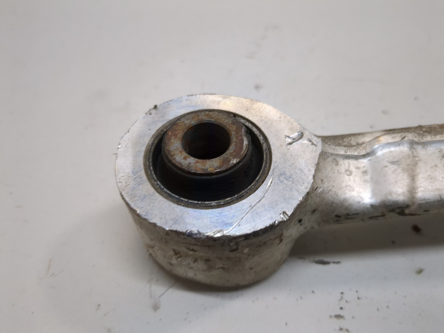 Рычаг задний правый