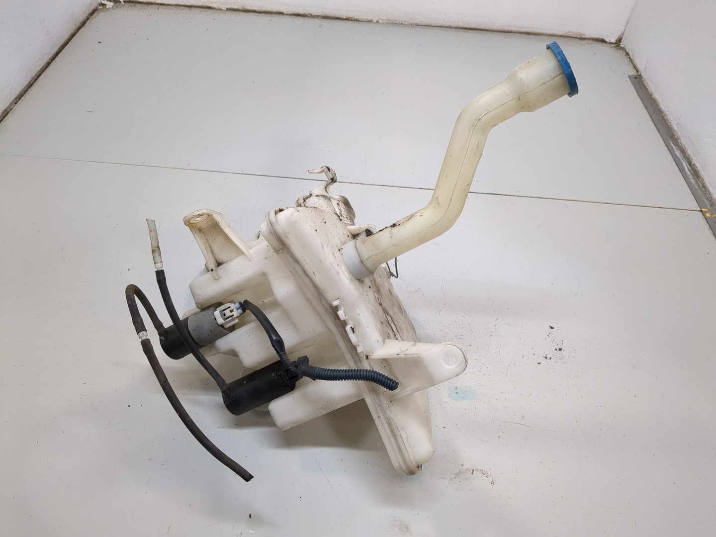 Бачок омывателя лобового стекла