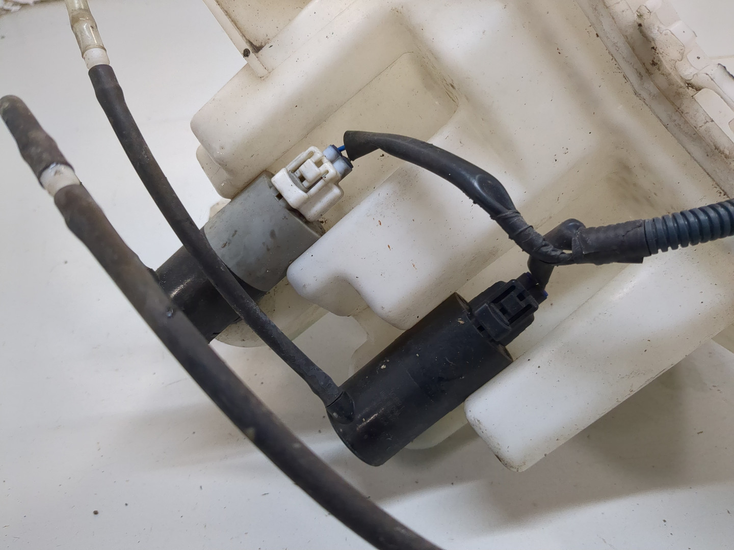 Бачок омывателя лобового стекла