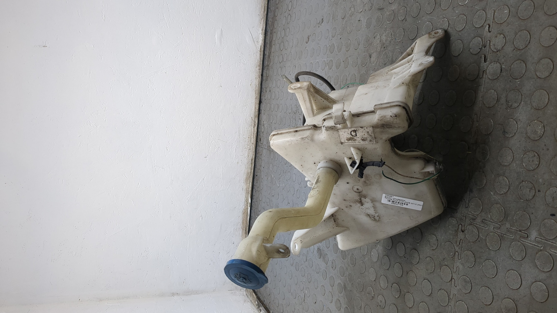 Бачок омывателя лобового стекла