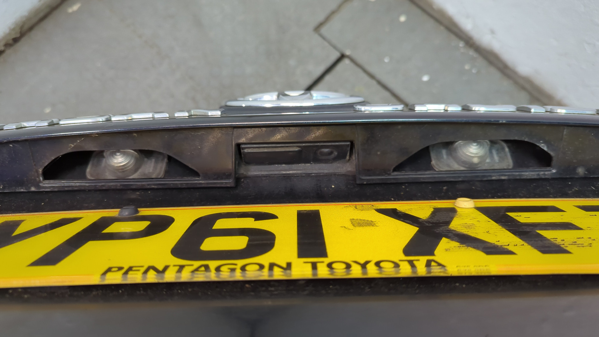 Дверь багажника