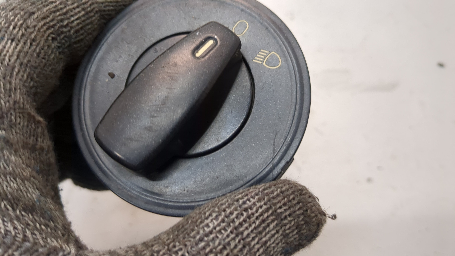 Переключатель света фар