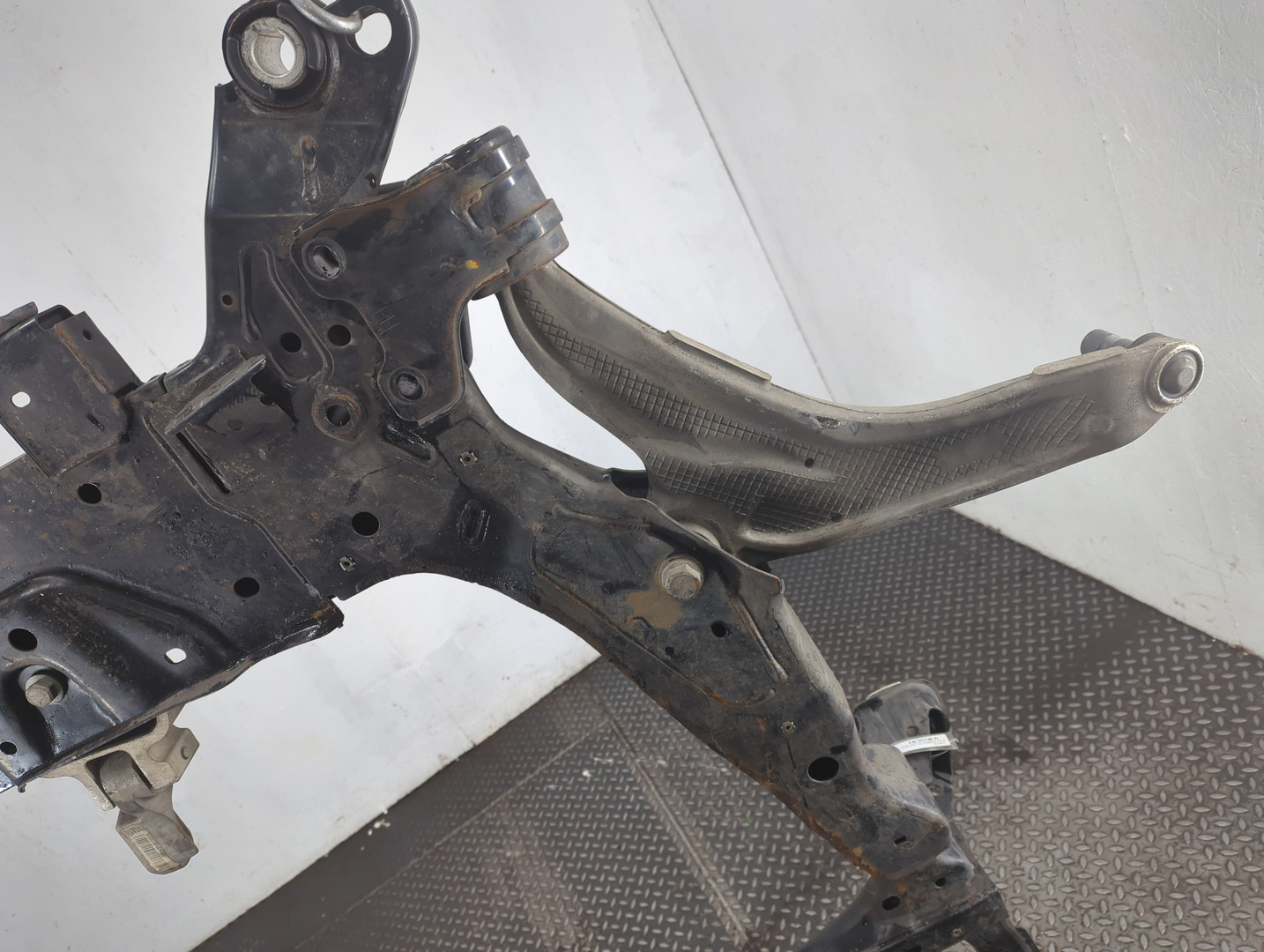 Балка подмоторная