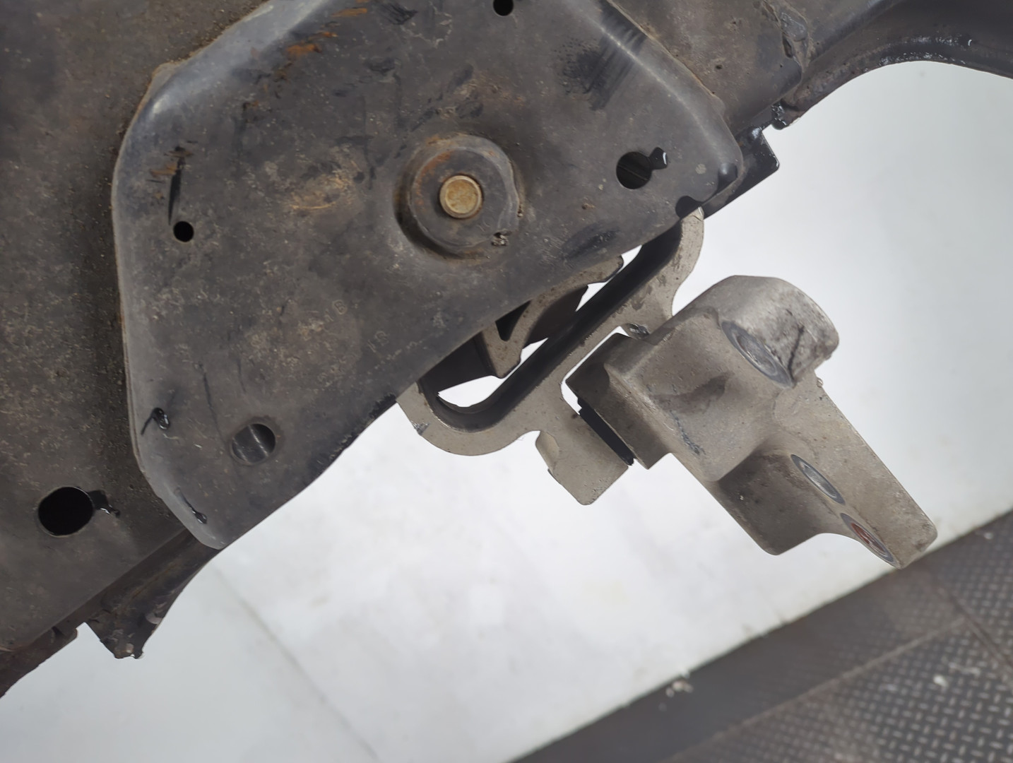 Балка подмоторная