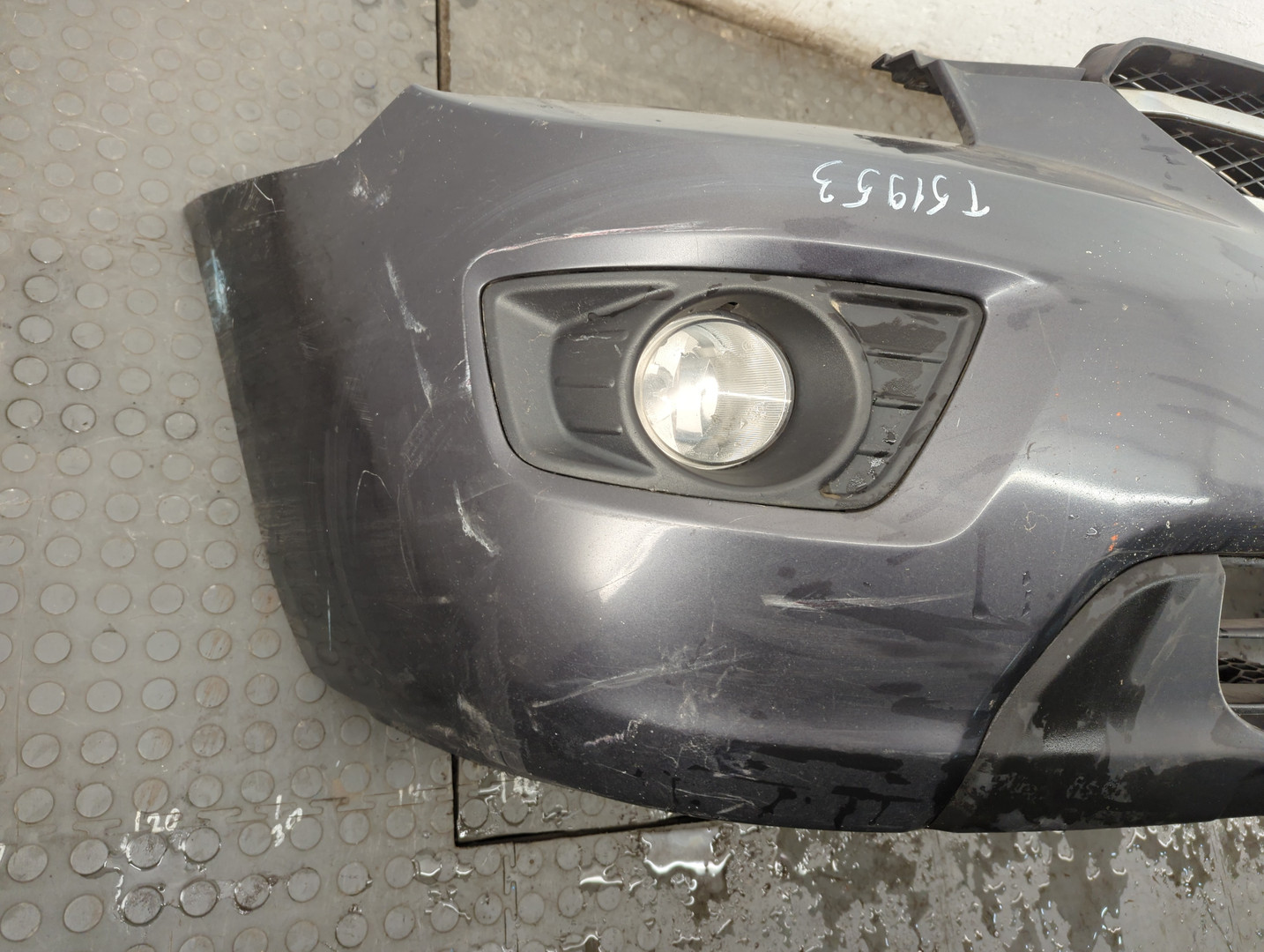 Бампер передний