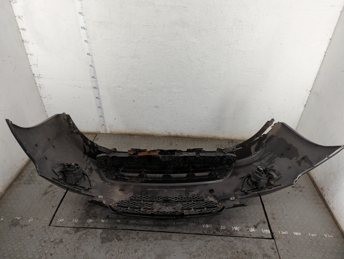 Бампер передний