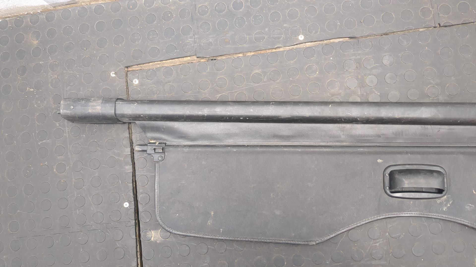 Шторка багажника