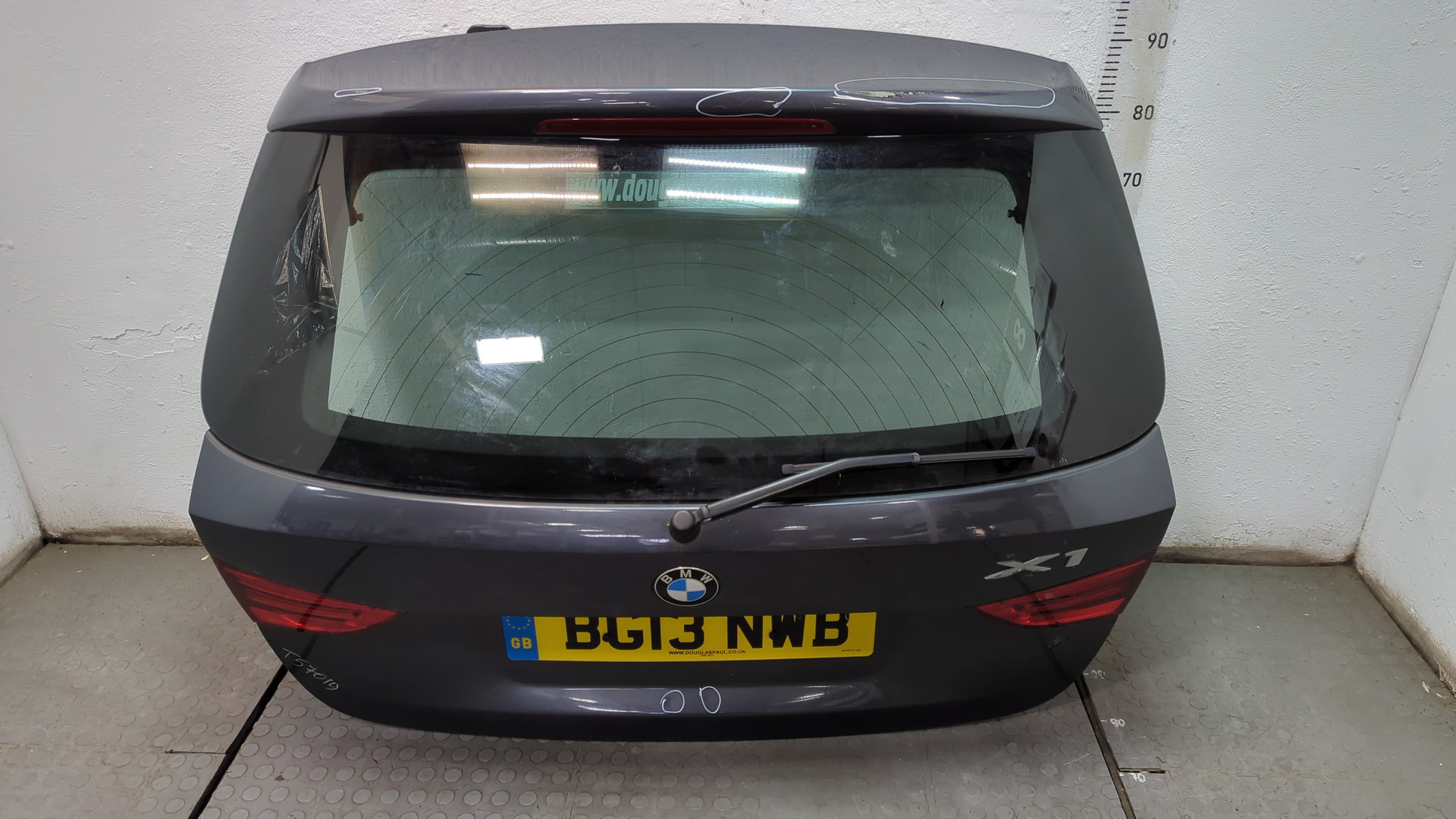 Дверь багажника