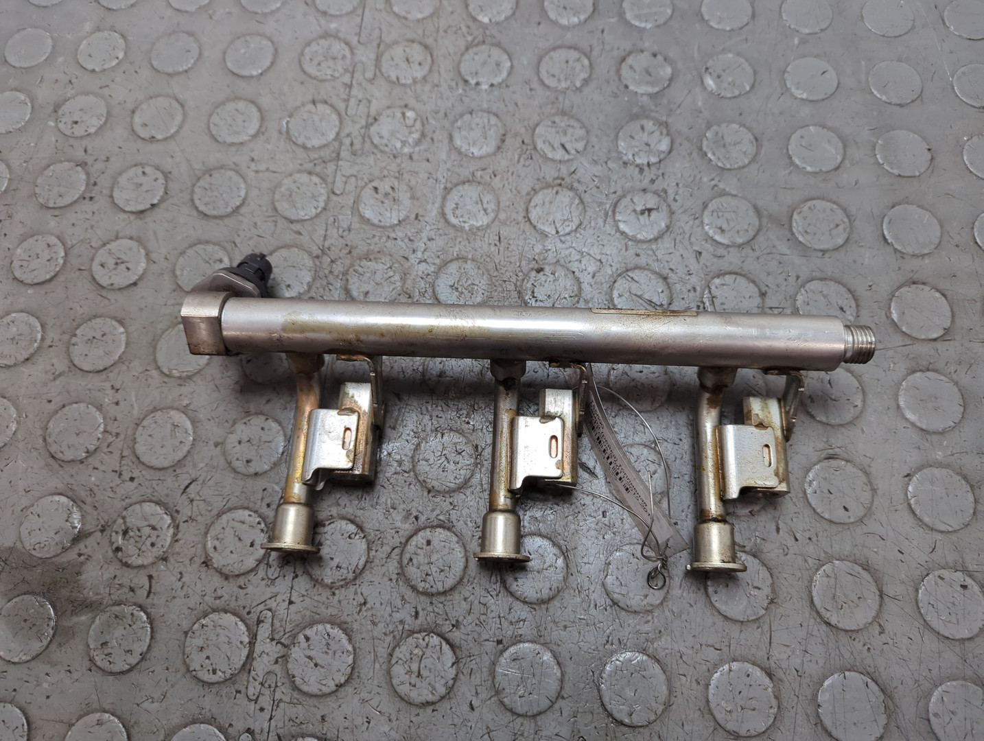 Рейка топливная (рампа)