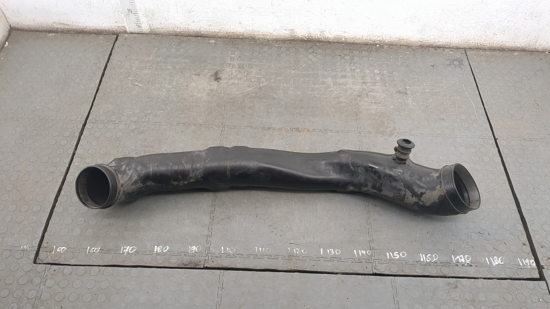 Патрубок воздушного фильтра