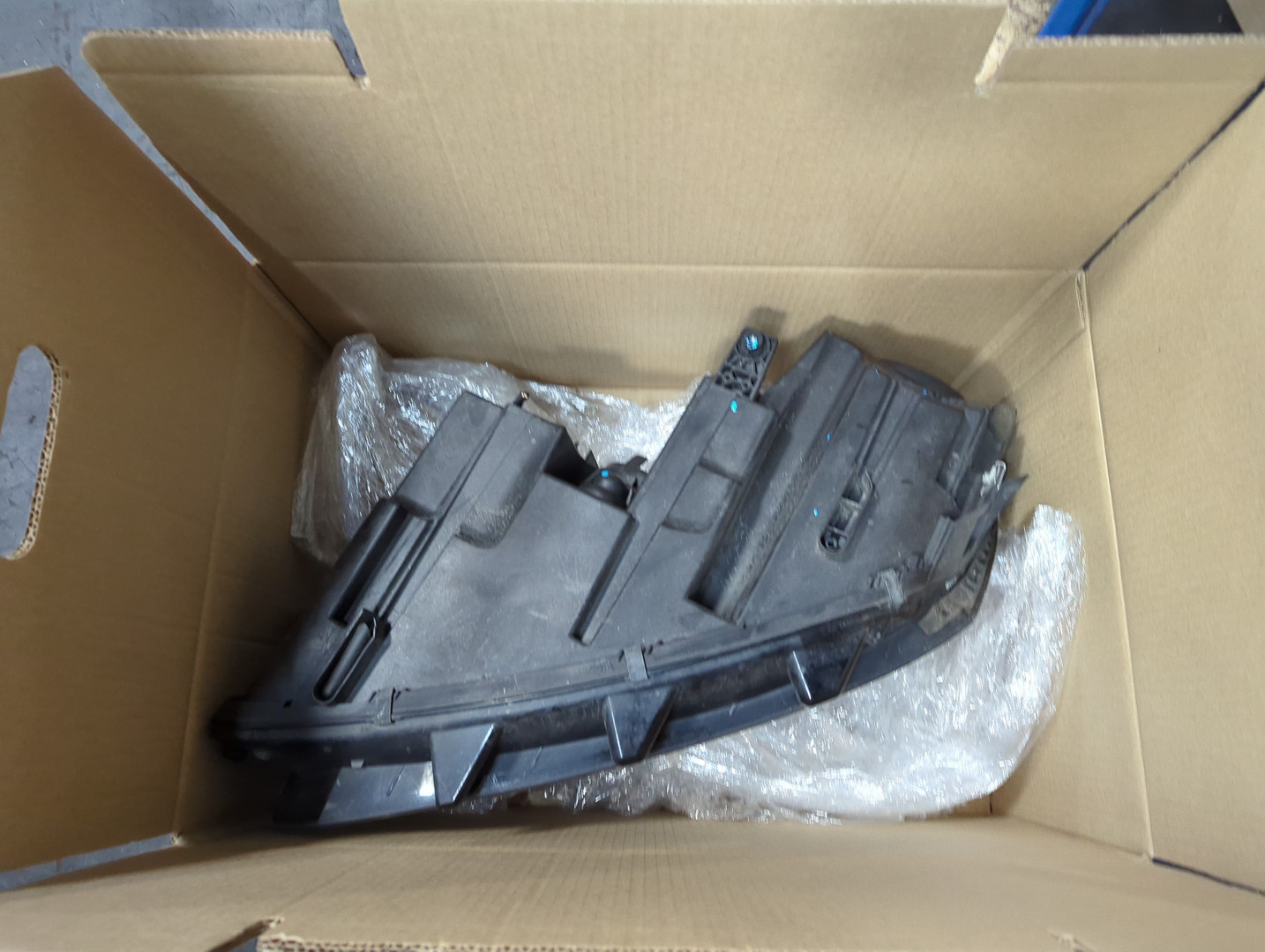 Фара правая