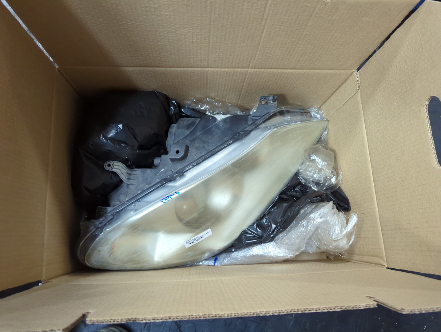 Фара правая