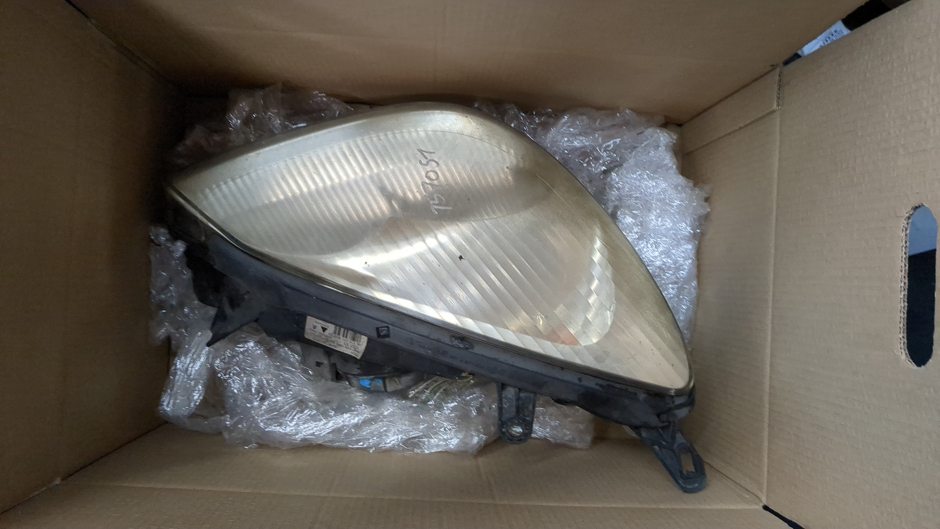 Фара правая