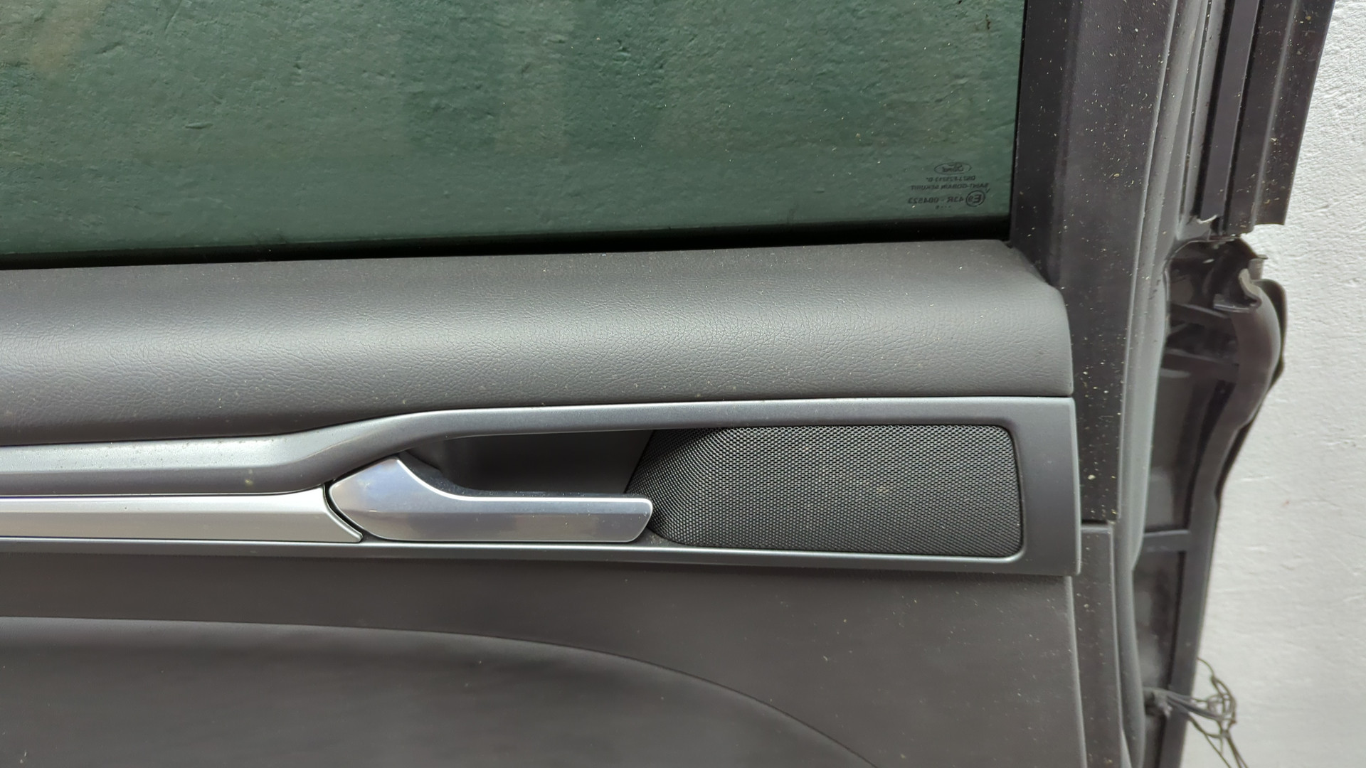 Дверь задняя левая