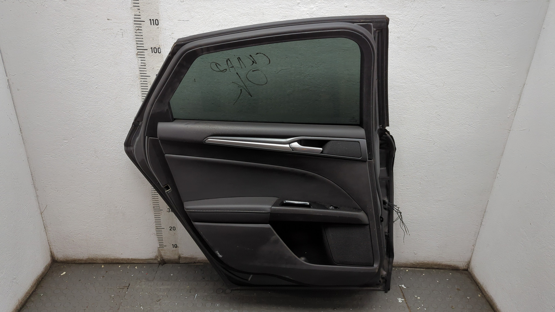 Дверь задняя левая