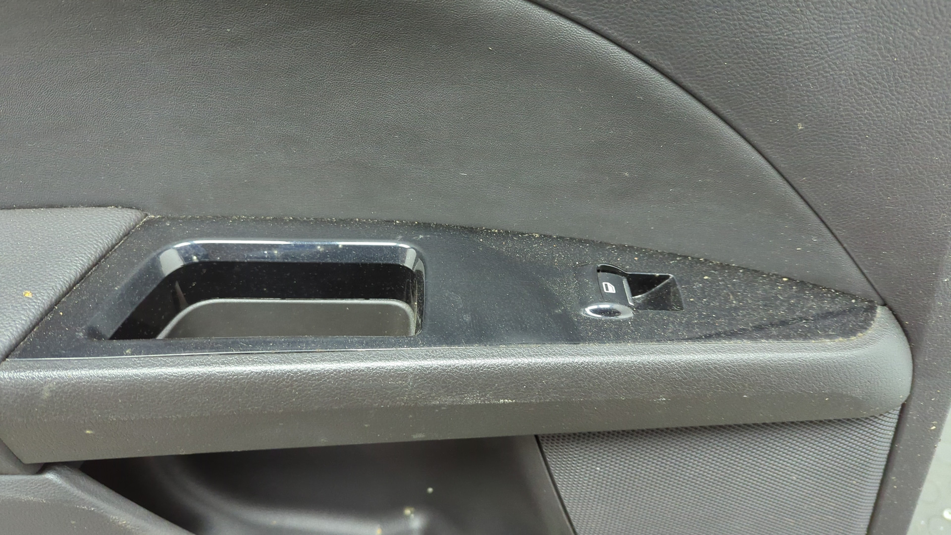 Дверь задняя левая