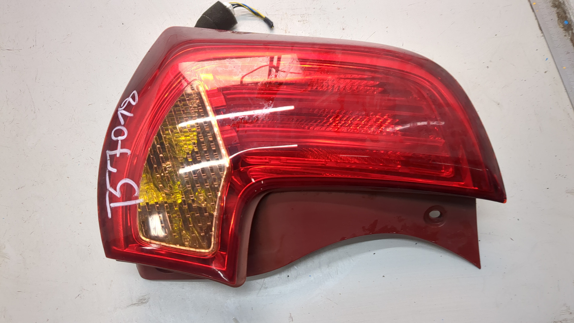 Фонарь задний правый