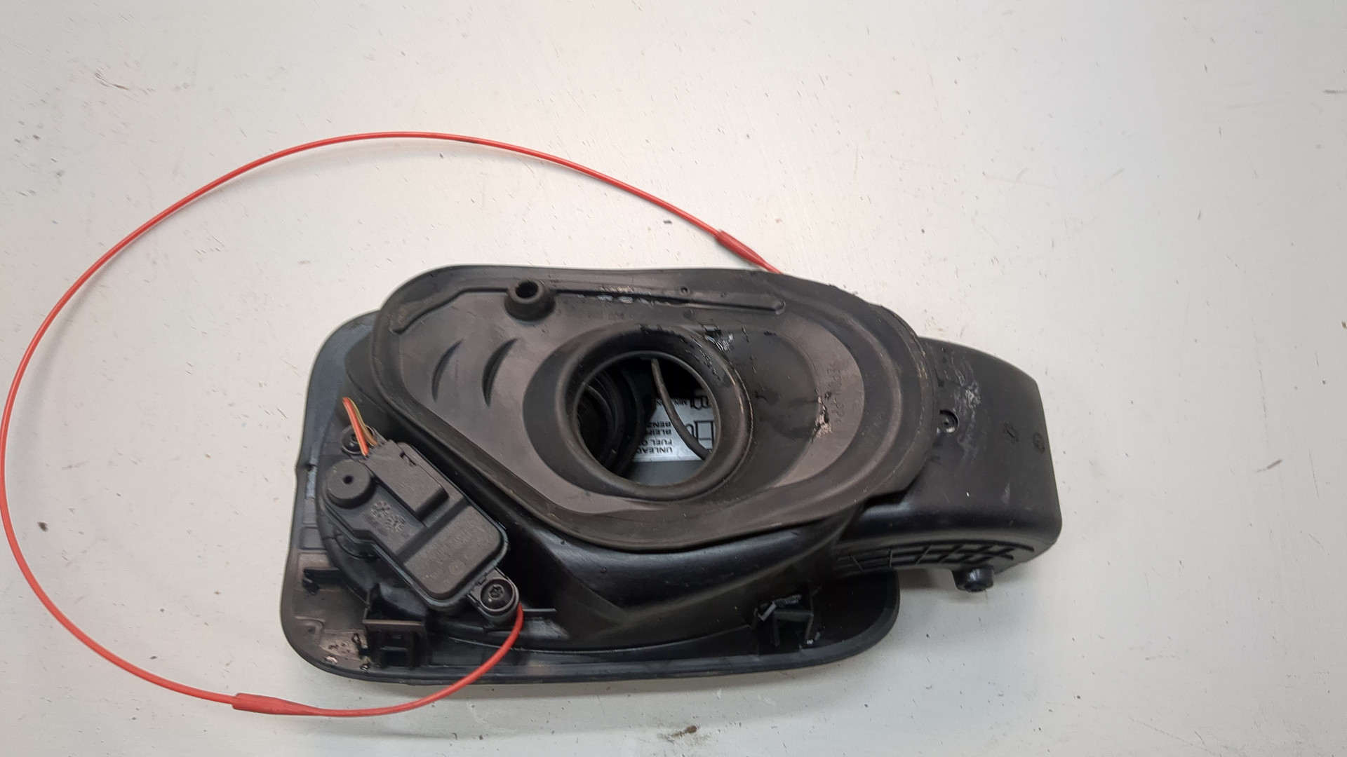 Лючок бензобака