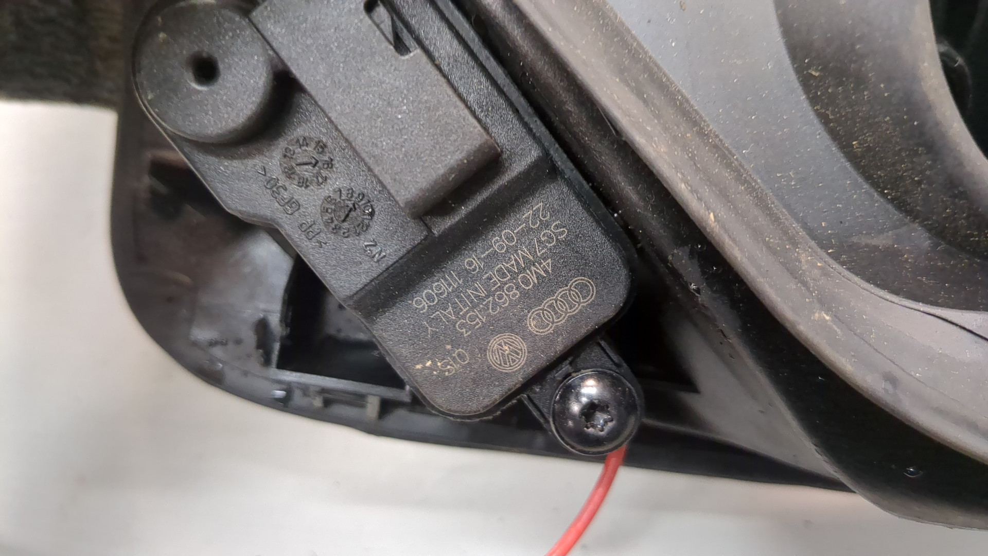 Лючок бензобака