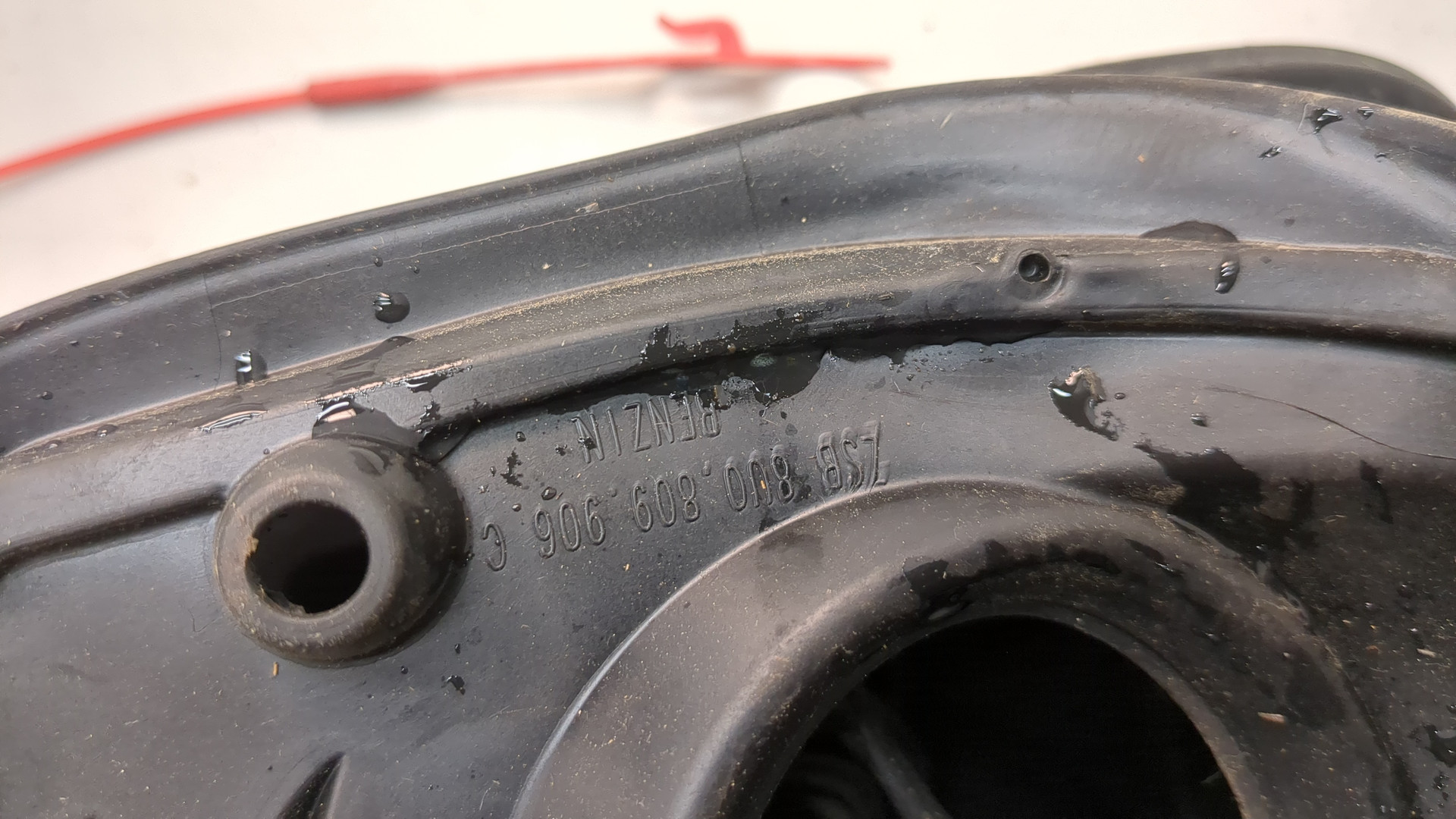 Лючок бензобака