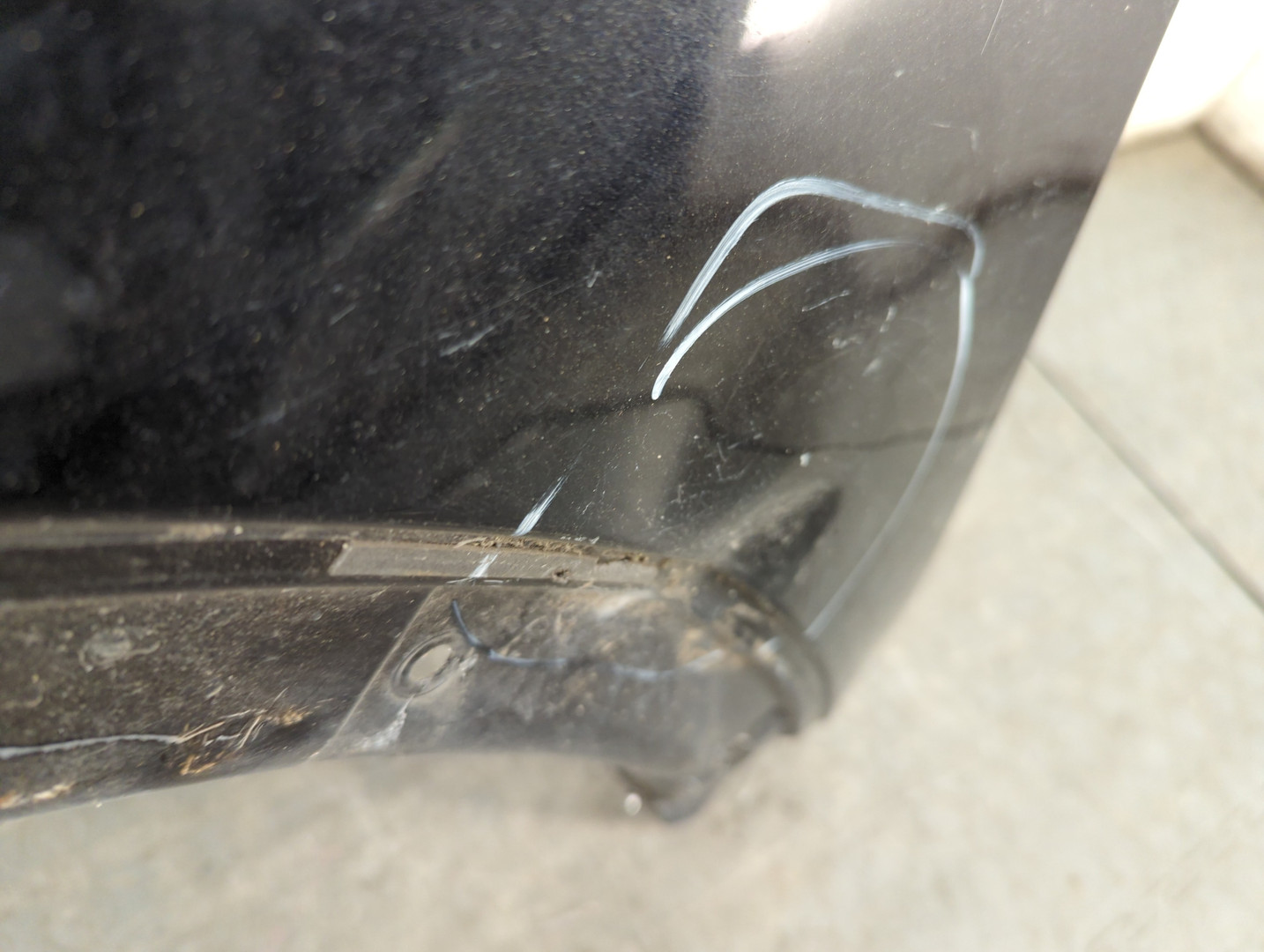 Крыло переднее левое