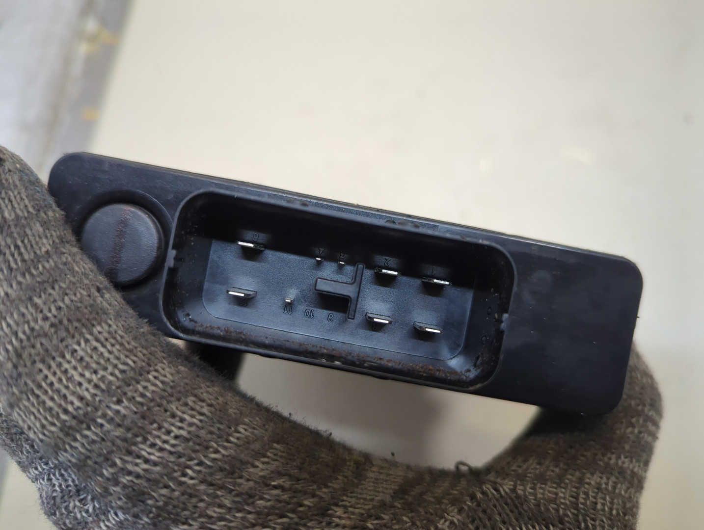 Преобразователь напряжения (адаптер)